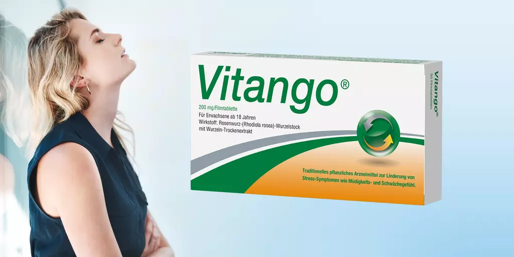 Frau mit geschlossenen lehnt an der Wand und Vitango Packung.