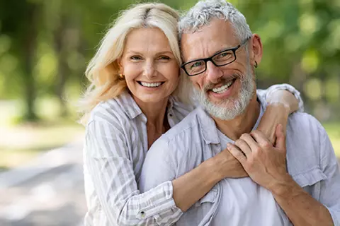 Ein lächelndes Pärchen