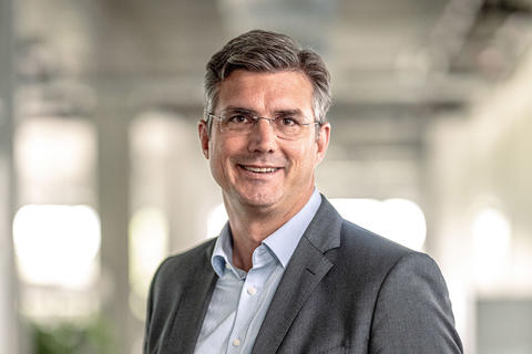 Portrait von Olaf Schwabe, dem CEO der Schwabe-Gruppe